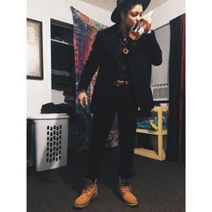 Meet your Posher, Corinne